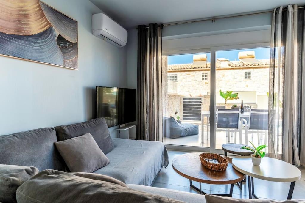 Zefyros Suite , Seafront Retreat ! Πάνορμος Εξωτερικό φωτογραφία