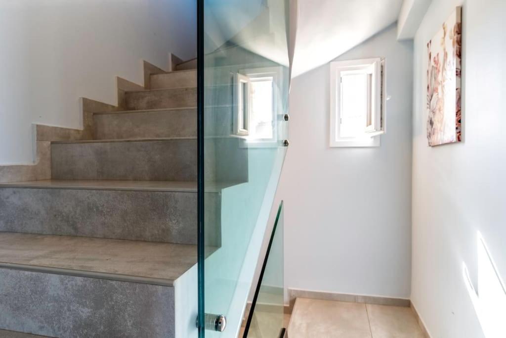 Zefyros Suite , Seafront Retreat ! Πάνορμος Εξωτερικό φωτογραφία
