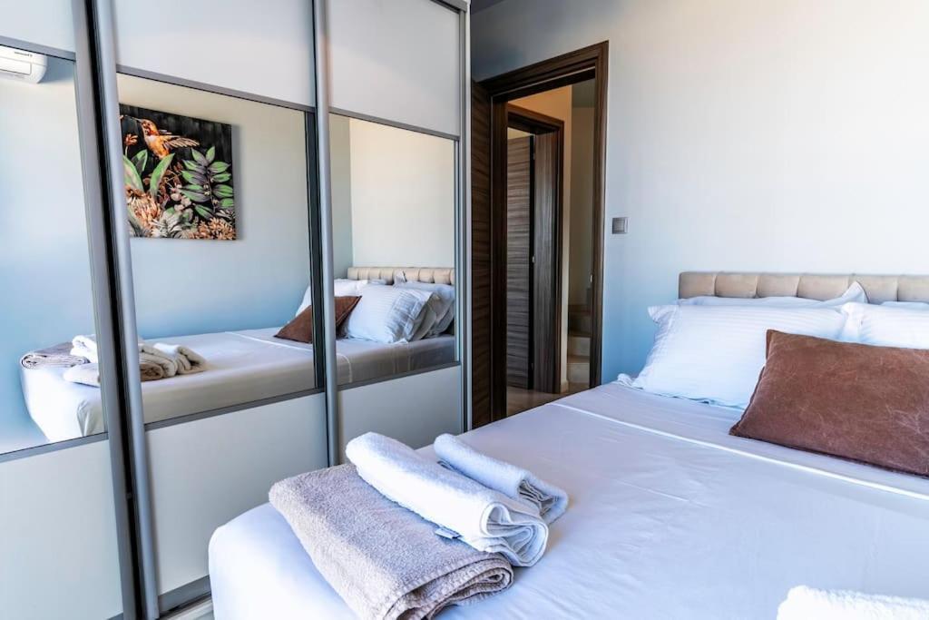Zefyros Suite , Seafront Retreat ! Πάνορμος Εξωτερικό φωτογραφία