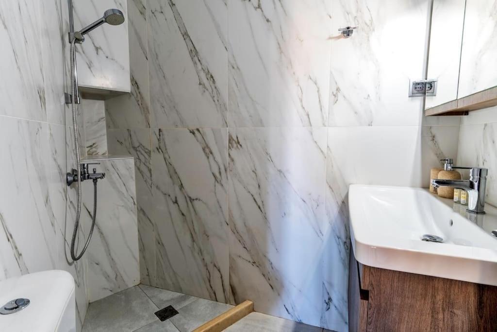 Zefyros Suite , Seafront Retreat ! Πάνορμος Εξωτερικό φωτογραφία